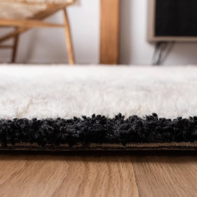Rosalina Rug Ivory/Black - Safavieh - Image 3