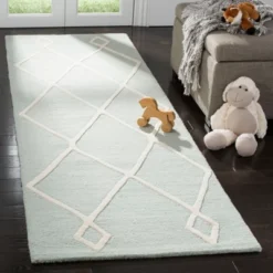 Safavieh Kids SFK906 Hand Tufted Area Rug - Safavieh