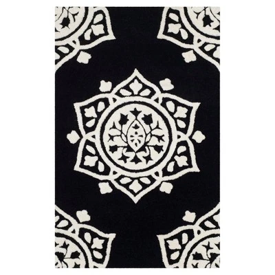 Cassidy Tufted Medallion Accent Rug - Safavieh - Image 2
