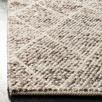 Milagros Diamond Accent Rug - Safavieh