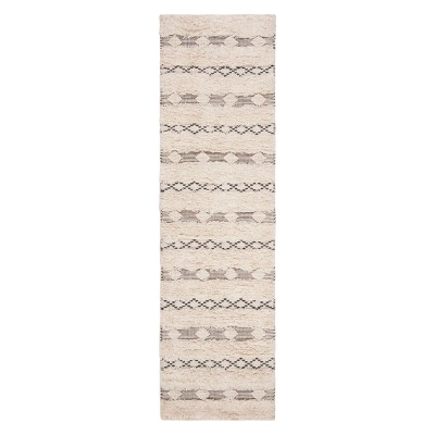 Ashlee Geometric Design Woven Rug - Safavieh - Image 4