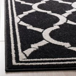 Janet Loomed Rug - Safavieh