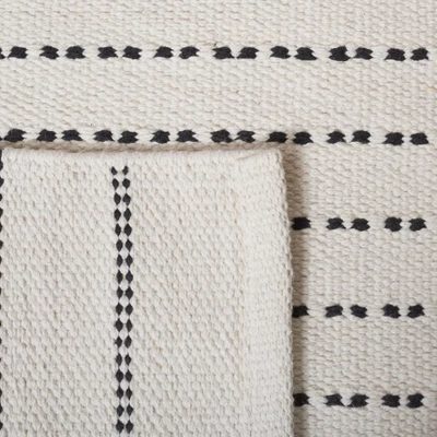 Kilim KLM706 Hand Woven Area Rug - Safavieh - Image 5