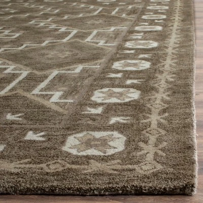 Meara Tufted Rug - Safavieh