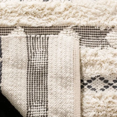 Ashlee Geometric Design Woven Rug - Safavieh - Image 3