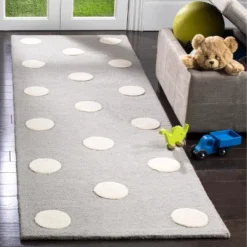 Safavieh Kids SFK904 Hand Tufted Area Rug - Safavieh