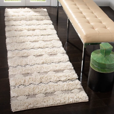 Ashlee Geometric Design Woven Rug - Safavieh - Image 2